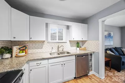 2410 Carrington Court, Charlotte, NC 28208 - Photo 7