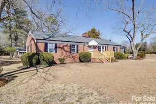 2228 W Market St, Cheraw, SC 29520 - Photo 3