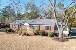 2228 W Market St, Cheraw, SC 29520 - Photo 1