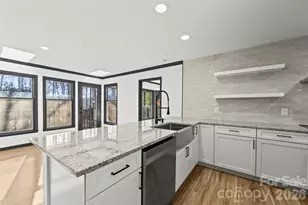 8 Indian Ridge Rd, Asheville, NC 28803 - Photo 19