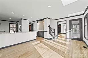 8 Indian Ridge Rd, Asheville, NC 28803 - Photo 15