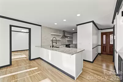 8 Indian Ridge Road, Asheville, NC 28803 - Photo 17