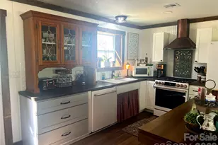 1029 Jacks Creek Rd, Burnsville, NC 28714 - Photo 5