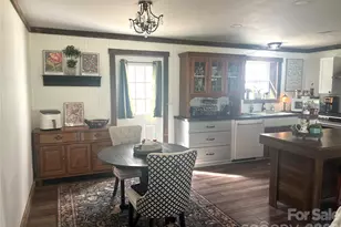 1029 Jacks Creek Rd, Burnsville, NC 28714 - Photo 9