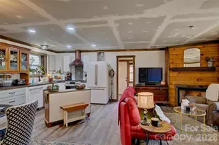 1029 Jacks Creek Rd, Burnsville, NC 28714 - Photo 9