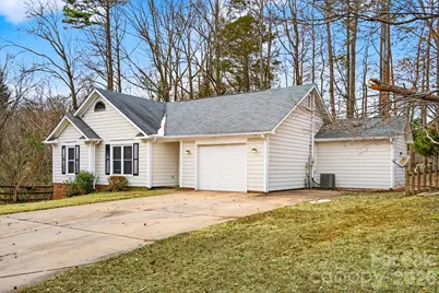 7026 Streamside Drive, Charlotte, NC 28212 - Photo 3