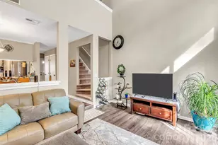 8073 Charter Oak Ln, Charlotte, NC 28226 - Photo 3