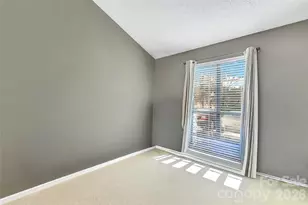 8073 Charter Oak Ln, Charlotte, NC 28226 - Photo 13