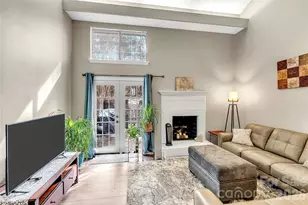 8073 Charter Oak Ln, Charlotte, NC 28226 - Photo 7