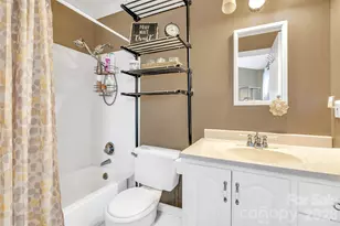 8073 Charter Oak Ln, Charlotte, NC 28226 - Photo 15