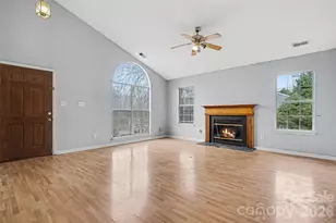 7821 Royce Hall Ln, Charlotte, NC 28216 - Photo 7