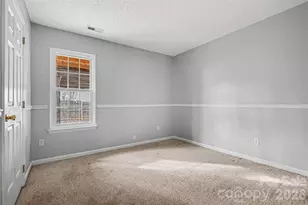 7821 Royce Hall Ln, Charlotte, NC 28216 - Photo 15