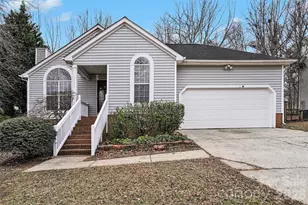 7821 Royce Hall Ln, Charlotte, NC 28216 - Photo 3