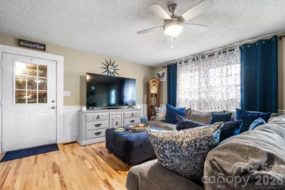 836 7th Avenue SW, Hickory, NC 28602 - Photo 3