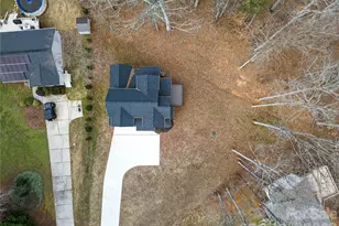 140 Meadowfall Ln, Troutman, NC 28166 - Photo 13