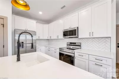 2119 24th Street Lane SE, Hickory, NC 28602 - Photo 5