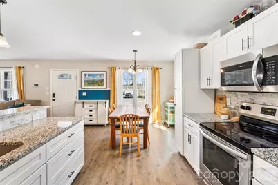 316 E Alabama Avenue, Bessemer City, NC 28016 - Photo 11