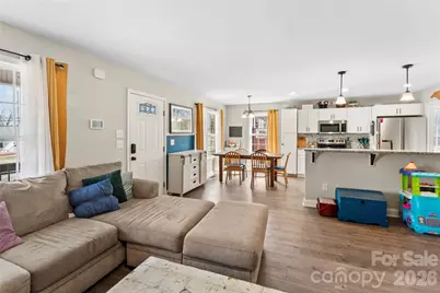 316 E Alabama Avenue, Bessemer City, NC 28016 - Photo 9