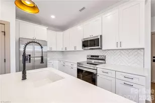 2117 24th St Ln SE, Hickory, NC 28602 - Photo 5