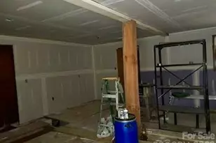 617 Barkers Creek Rd, Whittier, NC 28789 - Photo 3