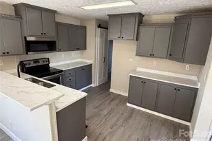 3938 Berry Creek Cir, Granite Falls, NC 28630 - Photo 5