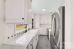 1010 Andover Rd, Charlotte, NC 28211 - Photo 7