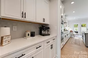 11117 Lochmere Rd, Charlotte, NC 28278 - Photo 5