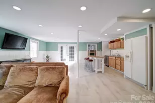 2036 Edgewater Dr, Charlotte, NC 28210 - Photo 27