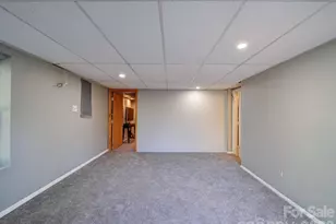 2036 Edgewater Dr, Charlotte, NC 28210 - Photo 33