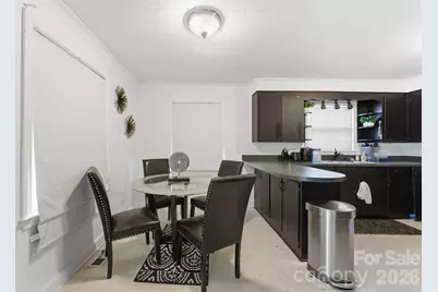 802 Chesterfield Avenue, Lancaster, SC 29720 - Photo 5