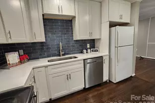 5217 Furman Pl, Charlotte, NC 28210 - Photo 7