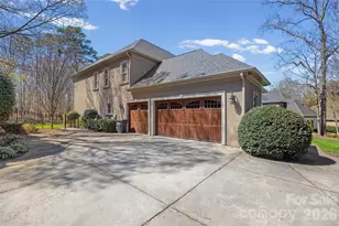 8225 Victoria Lake Dr, Waxhaw, NC 28173 - Photo 45