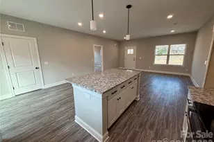 803 W 1st St, Newton, NC 28658 - Photo 9