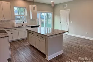 803 W 1st St, Newton, NC 28658 - Photo 7