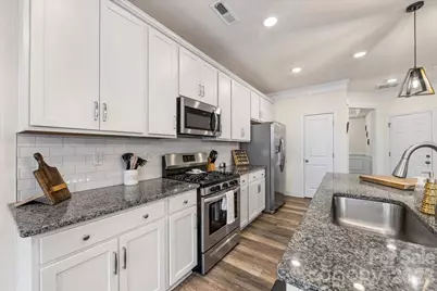 5923 Hampstead Pond Lane, Matthews, NC 28105 - Photo 5