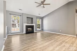 13042 Planters Row Dr, Charlotte, NC 28278 - Photo 9