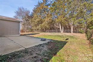 13042 Planters Row Dr, Charlotte, NC 28278 - Photo 33