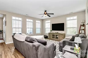 9732 Springholm Dr, Charlotte, NC 28278 - Photo 7