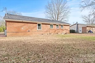 317 Thomas St, Bennettsville, SC 29512 - Photo 3