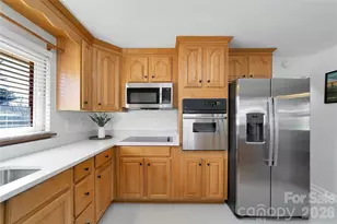 112 Allison Rd, Brevard, NC 28712 - Photo 7