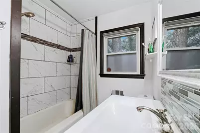 3900 Tipperary Place, Charlotte, NC 28215 - Photo 13