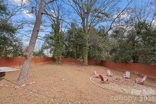 3900 Tipperary Pl, Charlotte, NC 28215 - Photo 19