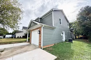 1634 Pamela Lorraine Dr, Charlotte, NC 28213 - Photo 3