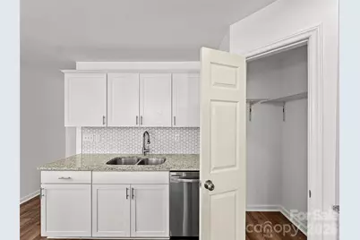 1096 12th Avenue NW, Hickory, NC 28601 - Photo 9