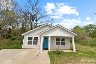 1096 12th Ave NW, Hickory, NC 28601 - Photo 1