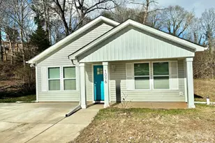 1096 12th Ave NW, Hickory, NC 28601 - Photo 1