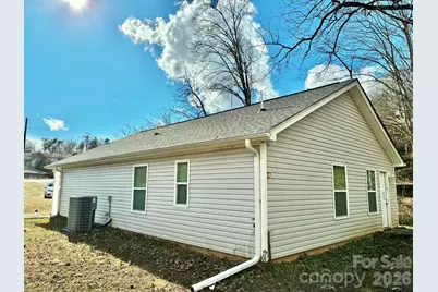 1096 12th Avenue NW, Hickory, NC 28601 - Photo 3