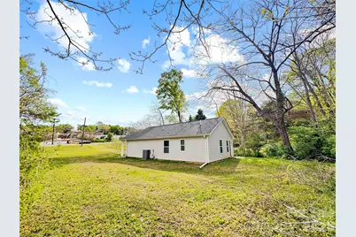1096 12th Avenue NW, Hickory, NC 28601 - Photo 3