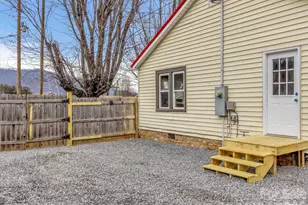 106 Long St, Waynesville, NC 28786 - Photo 23