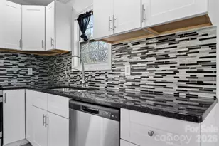 503 E Herman St, Newton, NC 28658 - Photo 5